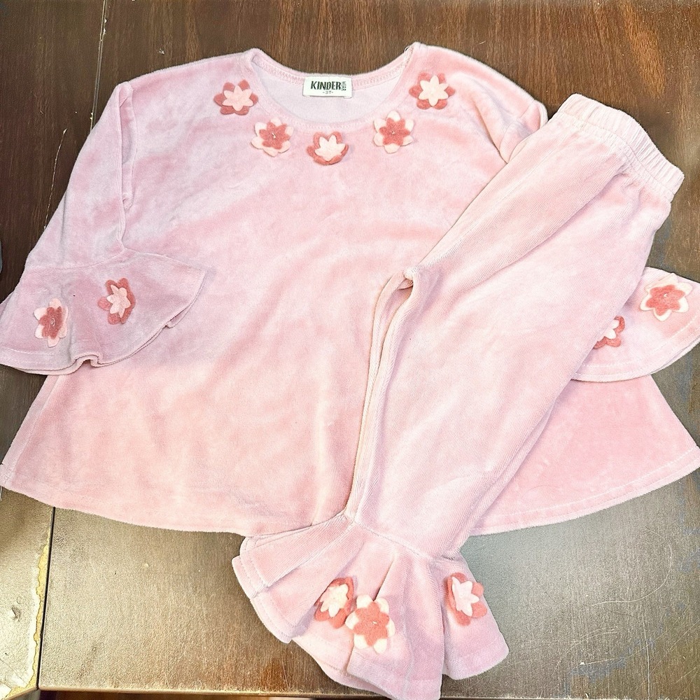 Vintage Kinder Wear Girls 3T Pink Velour Floral Ruffle 2 Piece Pants Set USA